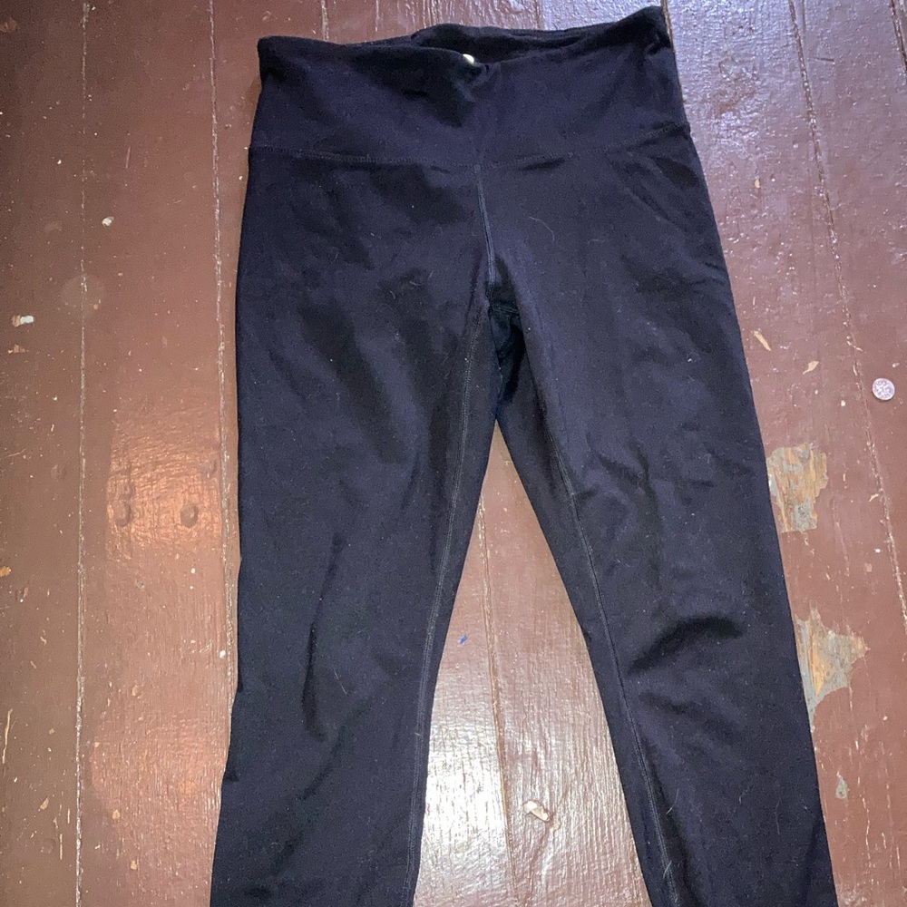 Women’s Black 7/8 Leggings - Medium
